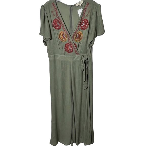 ENTRO FLORAL EMBROIDERED GREEN RED YELLOW WOMEN SIZE LARGE JUMPSUIT BRAND NEW - Picture 1 of 11
